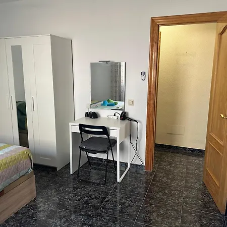 Almeria Centro Habitacion Privada En Apartamento Compartido Exterior photo