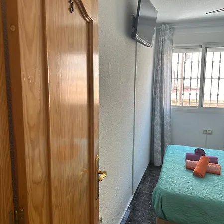 Almeria Centro Habitacion Privada En Apartamento Compartido Exterior photo