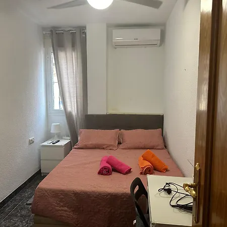 Almeria Centro Habitacion Privada En Apartamento Compartido Exterior photo