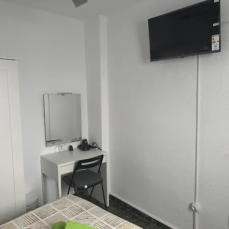 Almeria Centro Habitacion Privada En Apartamento Compartido Exterior photo
