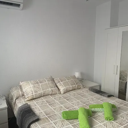 Almeria Centro Habitacion Privada En Apartamento Compartido Exterior photo