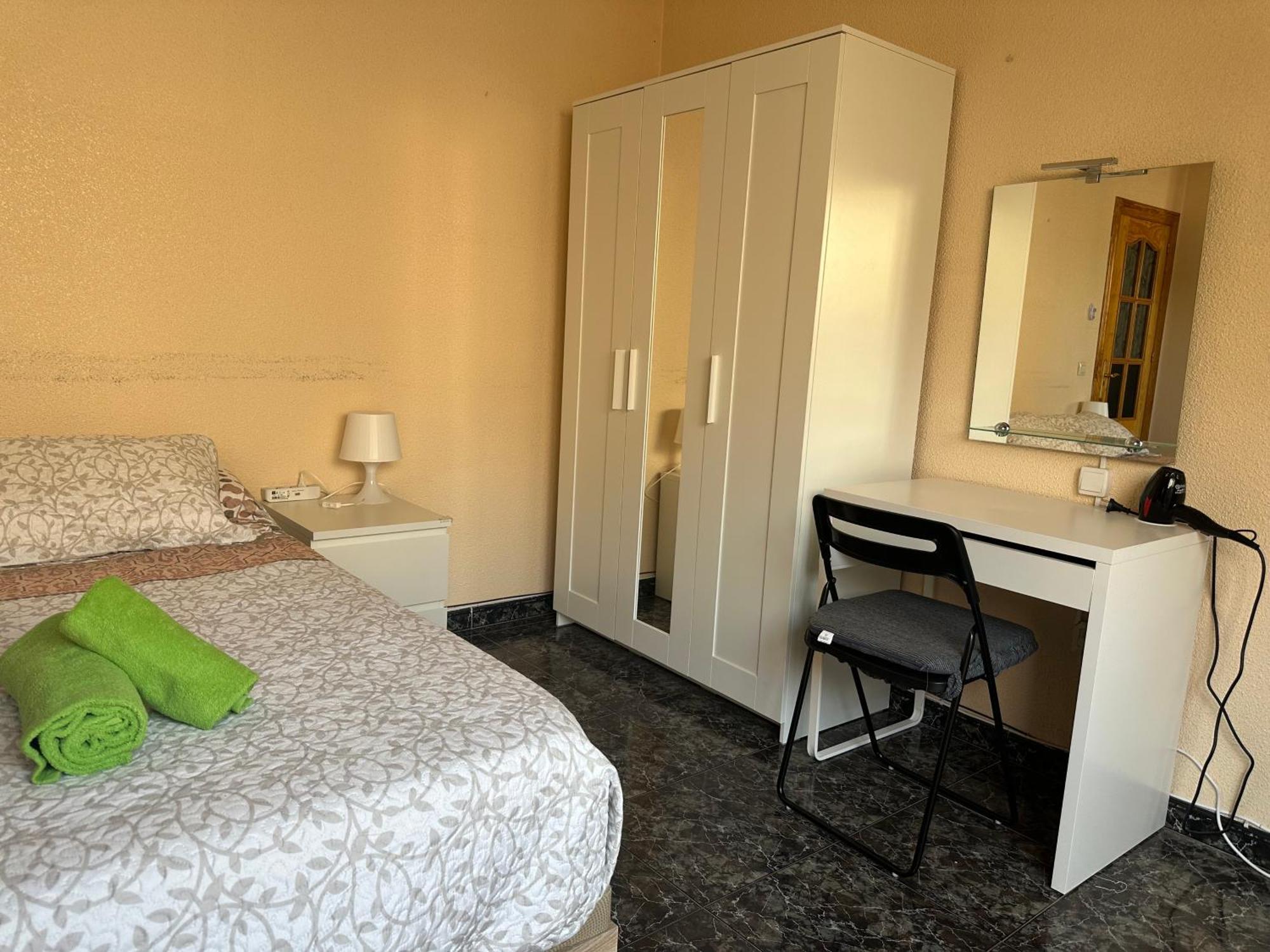 Séjour chez l'habitant Centro Privada En Compartido Almería
